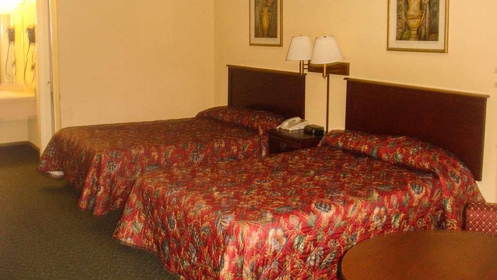 Carriage Inn Lancaster Room photo